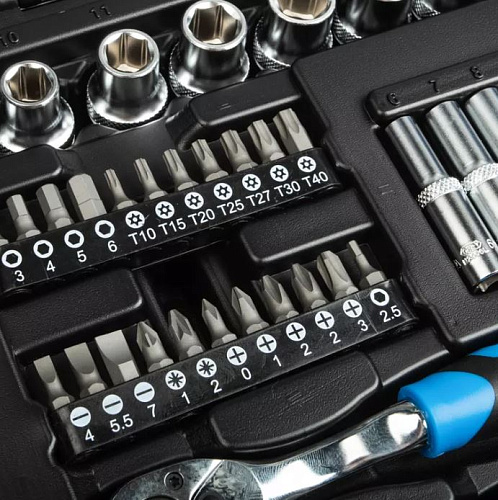 Набор инструмента 143 предм (1/4", 1/2") в пластиковом кейсе Licota Набор инструмента 143 предм (1/4", 1/2") в пластиковом кейсе Licota