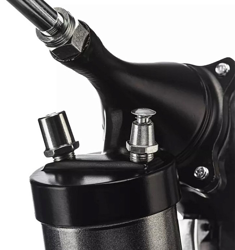 Шприц для смазки пневматический 400 мл, 6.2 бар RUNTEC Шприц для смазки пневматический 400 мл, 6.2 бар RUNTEC