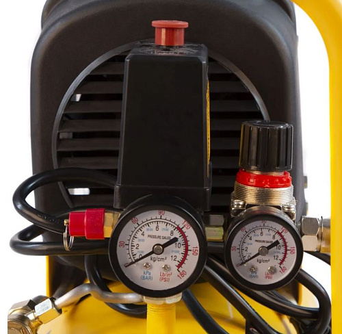 Компрессор безмасляный 24 л, 1,3 кВт, 206 л/мин, 8 бар, 230 В DENZEL DLC1300/24 Компрессор безмасляный 24 л, 1,3 кВт, 206 л/мин, 8 бар, 230 В DENZEL DLC1300/24