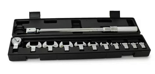 Ключ динамометрический 14*18 мм 40-200 Нм с насадками (12 предм.) GARWIN Ключ динамометрический 14*18 мм 40-200 Нм с насадками (12 предм.) GARWIN