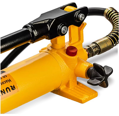 Насос гидравлический 10 т со шлангом RUNTEC Насос гидравлический 10 т со шлангом RUNTEC