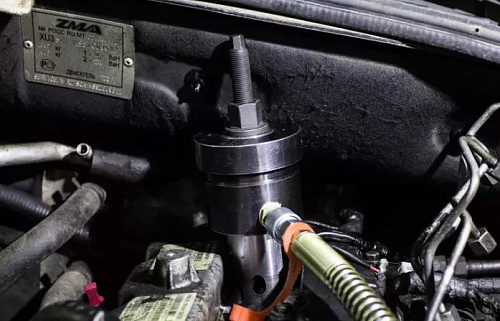 Цилиндр гидравлический 17 т для демонтажа форсунок с переходным адаптером и гайкой Licota Цилиндр гидравлический 17 т для демонтажа форсунок с переходным адаптером и гайкой Licota