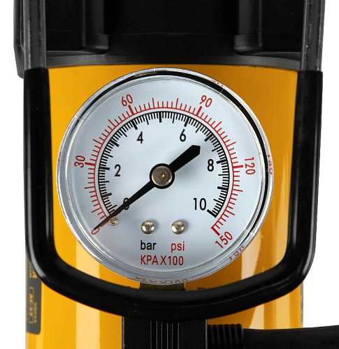 Компрессор автомобильный 7 атм, 37 л/мин, 3 насадки Denzel AC-37 Компрессор автомобильный 7 атм, 37 л/мин, 3 насадки Denzel AC-37