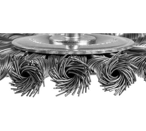 Щетка дисковая 100 мм для дрели, жгутированная стальная проволока 0,5 мм ЗУБР Щетка дисковая 100 мм для дрели, жгутированная стальная проволока 0,5 мм ЗУБР