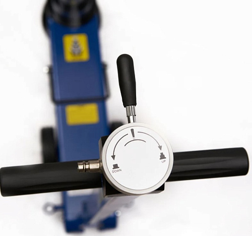 Домкрат пневмогидравлический 15-30 т, 150-409 мм, подкатной ROSSVIK Домкрат пневмогидравлический 15-30 т, 150-409 мм, подкатной ROSSVIK