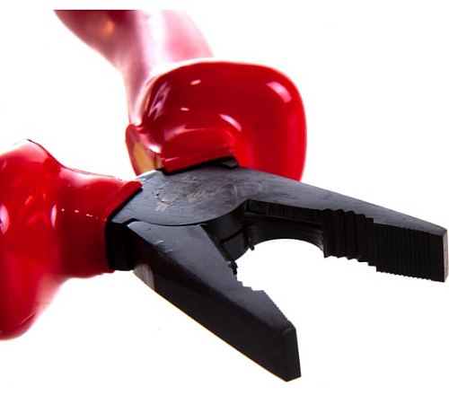 Плоскогубцы комбинированные диэлектрические 160 мм (до 1000 В) ЗУБР Электрик Плоскогубцы комбинированные диэлектрические 160 мм (до 1000 В) ЗУБР Электрик