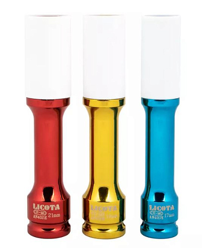 Гайковерт пневматический 1/2" 1085 Нм (113 Кгм) с набором 42 предм. в ложементе Licota Гайковерт пневматический 1/2" 1085 Нм (113 Кгм) с набором 42 предм. в ложементе Licota