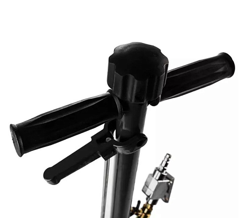 Домкрат пневмогидравлический 22 т, 225-445 мм, подкатной RUNTEC Домкрат пневмогидравлический 22 т, 225-445 мм, подкатной RUNTEC