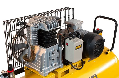 Компрессор масляный ременной 200 л, 3,0 кВт, 530 л/мин, 10 бар, 380 В Denzel BCI3000-T/200 Компрессор масляный ременной 200 л, 3,0 кВт, 530 л/мин, 10 бар, 380 В Denzel BCI3000-T/200