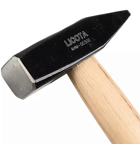 Молоток 300 гр с деревянной рукояткой (гикори) Licota Молоток 300 гр с деревянной рукояткой (гикори) Licota