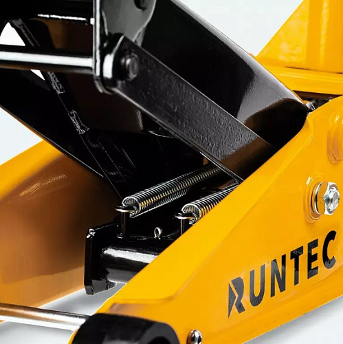 Домкрат подкатной 3 т 130-462 мм, усиленный RUNTEC Домкрат подкатной 3 т 130-462 мм, усиленный RUNTEC