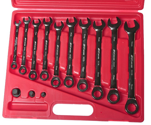 Набор ключей комбинированных трещоточных 8-19 мм + 3 адаптера (13 пр) в кейсе JTC Набор ключей комбинированных трещоточных 8-19 мм + 3 адаптера (13 пр) в кейсе JTC