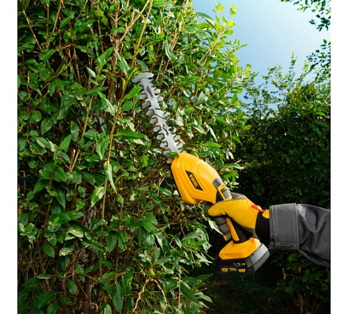 Ножницы-кусторез аккумуляторные 18 В, Li-Ion, 2 Ач, Denzel CGS-100 Ножницы-кусторез аккумуляторные 18 В, Li-Ion, 2 Ач, Denzel CGS-100