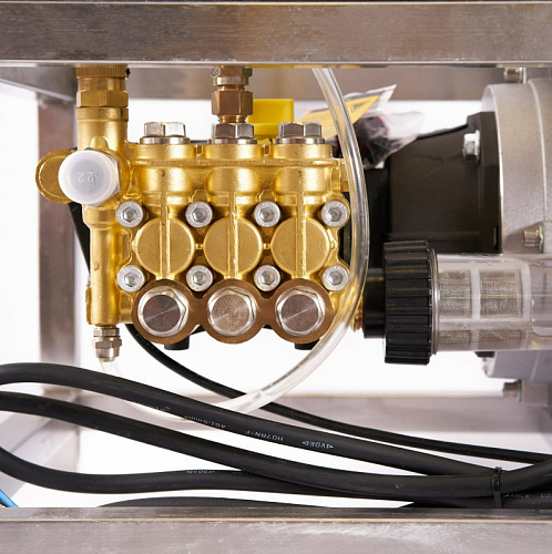 Аппарат высокого давления, 200бар, 14л/мин, 380В, 4,5кВт, 1450об/мин Rossvik Аппарат высокого давления, 200бар, 14л/мин, 380В, 4,5кВт, 1450об/мин Rossvik