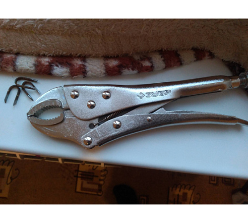 Тиски ручные 250 мм с закругленными губками ЗУБР Тиски ручные 250 мм с закругленными губками ЗУБР