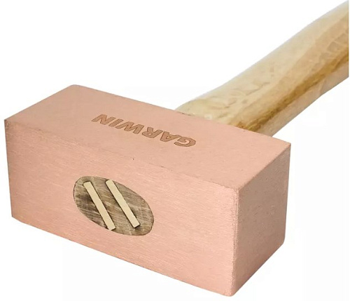 Молоток медный 2000 гр с деревянной рукояткой GARWIN Молоток медный 2000 гр с деревянной рукояткой GARWIN