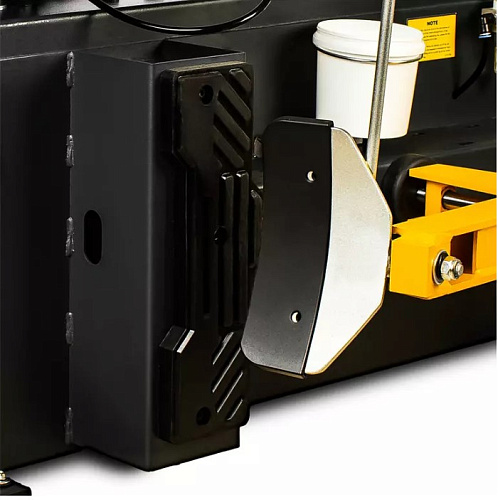 Станок шиномонтажный полуавтоматический 11-24", 220 В RUNTEC Станок шиномонтажный полуавтоматический 11-24", 220 В RUNTEC