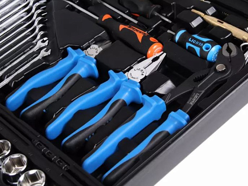 Набор инструмента 143 предм (1/4", 1/2") в пластиковом кейсе Licota Набор инструмента 143 предм (1/4", 1/2") в пластиковом кейсе Licota